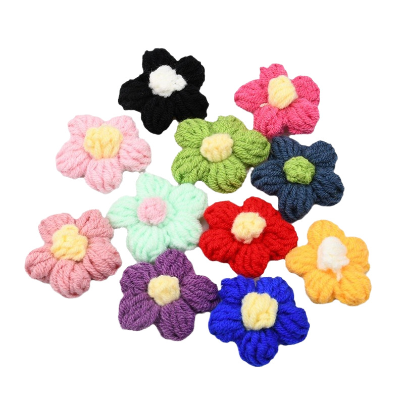 手作りのクロシェ五弁花アップリケ、ニットデイジー花柄パッチ、 - Embellish Craft のレビューと価格